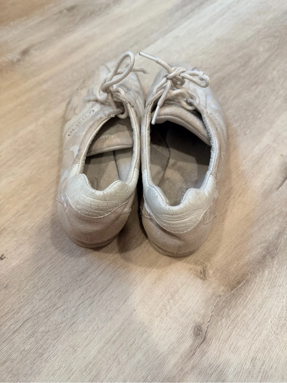 Coach Signature Canvas Sneakers Women's Size 7 Cream Y2K Lace Up Shoes